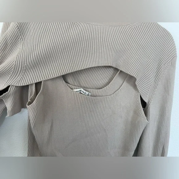 Abercrombie & Fitch Two Piece Ribbed Sweater Tank with Sleeves - Picture 2 of 5